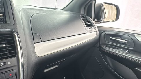 Used 2018 Dodge Grand Caravan GT image 37