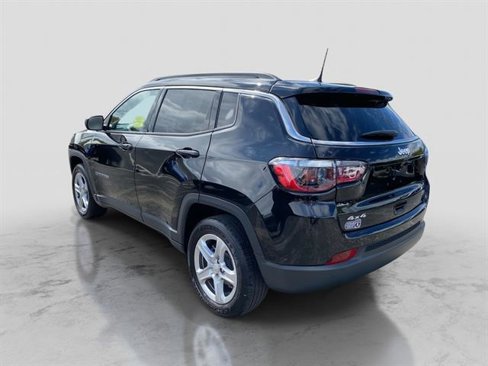 Used 2023 Jeep Compass Latitude w/ Convenience Group image 3