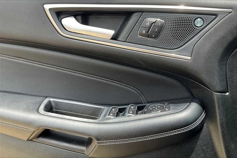 Used 2022 Ford Edge Titanium image 29