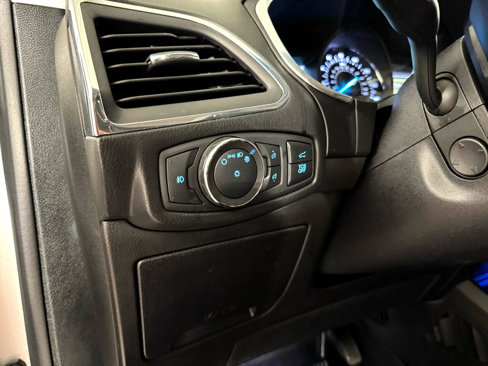Used 2019 Ford Edge Titanium image 17