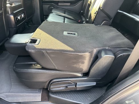Used 2021 Ford Expedition XLT image 37