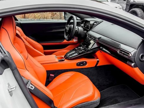 New 2025 Aston Martin V8 Vantage Coupe image 17
