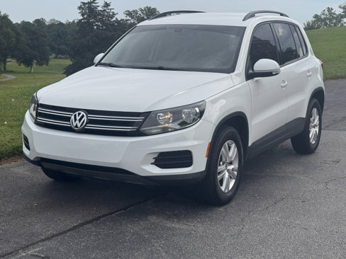 Used 2016 Volkswagen Tiguan S image 2