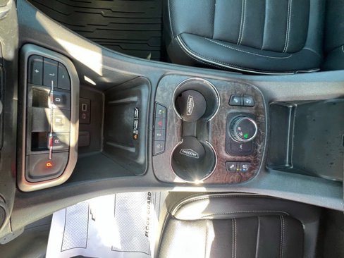 Used 2022 GMC Acadia Denali w/ Denali Technology Package image 25