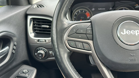Used 2021 Jeep Cherokee Limited w/ Elite Package image 17