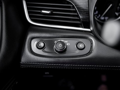 Used 2017 Buick LaCrosse Essence image 21
