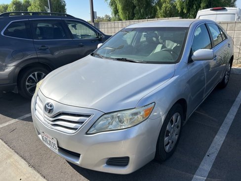 Used 2010 Toyota Camry LE image 4