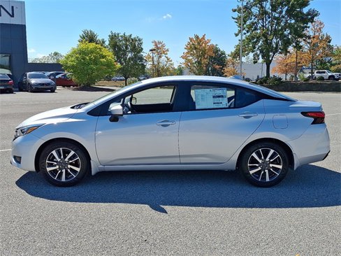 New 2025 Nissan Versa SV w/ Trunk Package image 4