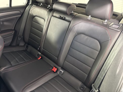 Used 2019 Volkswagen GTI SE w/ SE Experience Package image 11