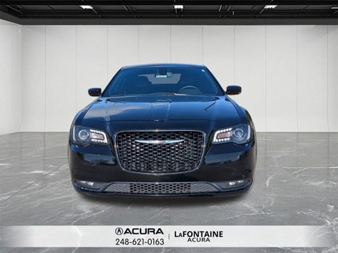 Used 2017 Chrysler 300 S w/ 300S Premium Group image 8