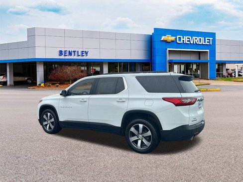 Used 2020 Chevrolet Traverse LT w/ LT Premium Package image 3