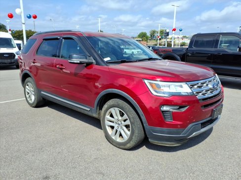 Used 2018 Ford Explorer XLT w/ Equipment Group 202A image 3