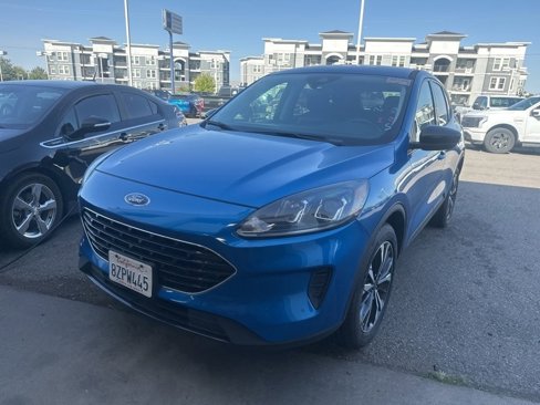 Used 2021 Ford Escape SE w/ SE Sport Appearance Package image 4