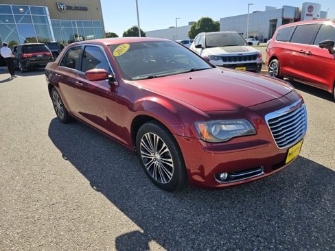 Used 2014 Chrysler 300 S w/ Luxury Group image 4