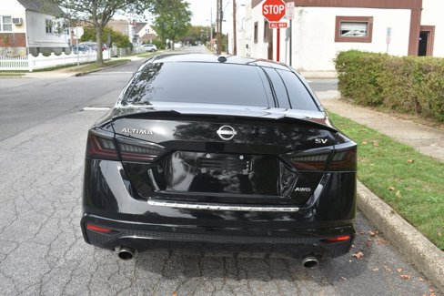 Used 2023 Nissan Altima 2.5 SV w/ SV Premium Package image 6
