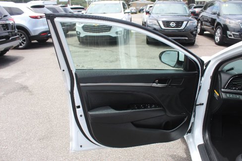 Used 2017 Hyundai Elantra Limited w/ Limited Tech Package 08 image 8