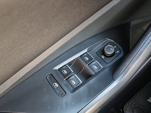 Certified 2024 Volkswagen Jetta Sport image 12