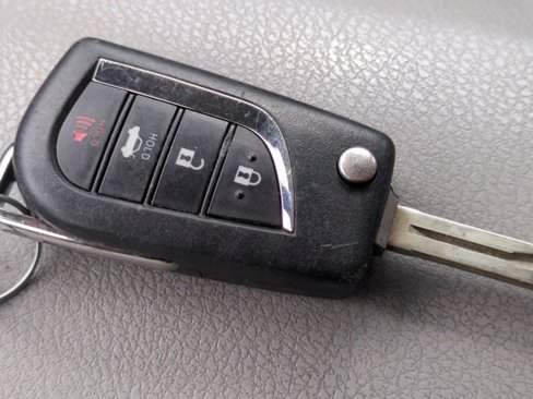 Used 2020 Toyota Camry SE image 31