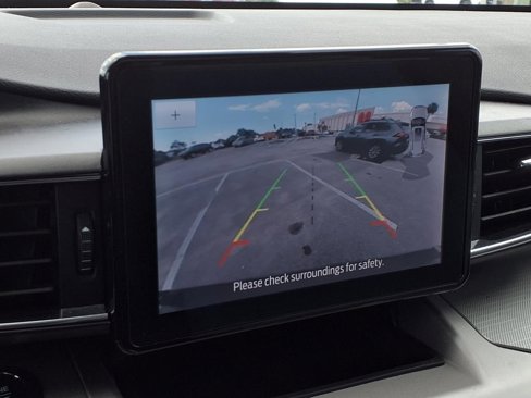 Used 2021 Ford Explorer XLT w/ XLT Sport Appearance Package image 27