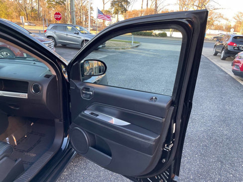Used 2017 Jeep Compass High Altitude image 32