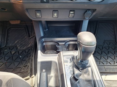 Used 2017 Toyota Tacoma TRD Sport image 18