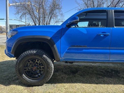 Used 2020 Toyota Tacoma TRD Off-Road image 9