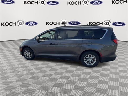 Used 2020 Chrysler Voyager Lxi image 5