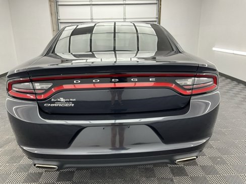 Used 2017 Dodge Charger SE image 21
