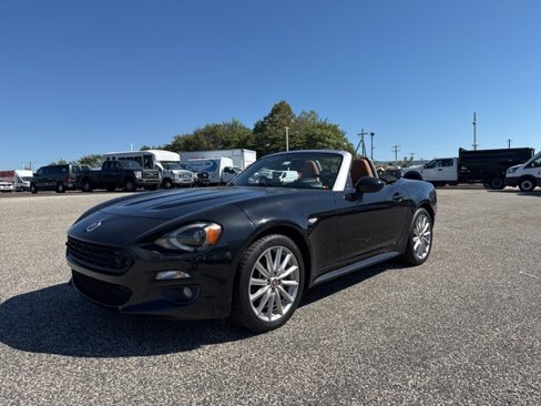 Used 2018 FIAT 124 Spider Lusso w/ Convenience Group image 3