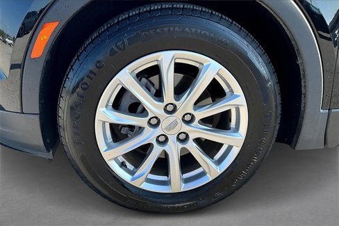Used 2020 Cadillac XT4 Luxury w/ Cold Weather Package image 8