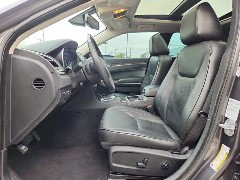 Used 2019 Chrysler 300 Limited image 20