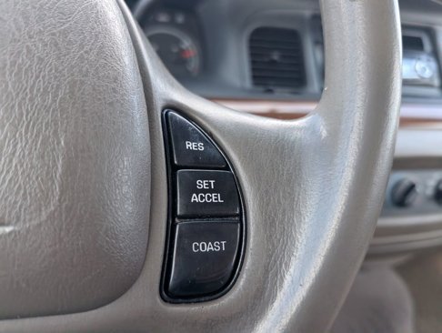 Used 2002 Ford Crown Victoria image 15