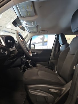 Used 2020 Jeep Renegade Sport w/ Sport Appearance Group image 13