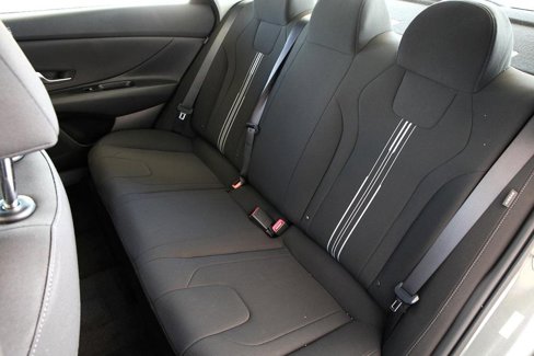 Used 2024 Hyundai Elantra SEL image 18