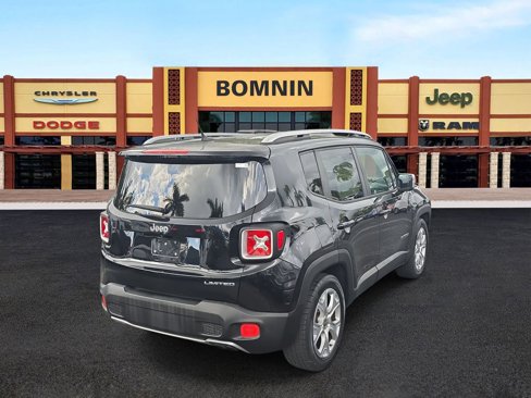 Used 2017 Jeep Renegade Limited image 3