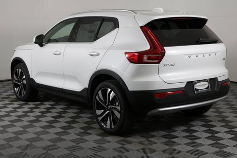 Used 2025 Volvo XC40 B5 Ultra w/ Protection Package Premier image 8