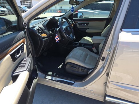 Used 2019 Honda CR-V Touring image 2