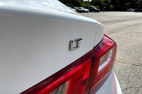 Used 2023 Chevrolet Malibu LT image 24