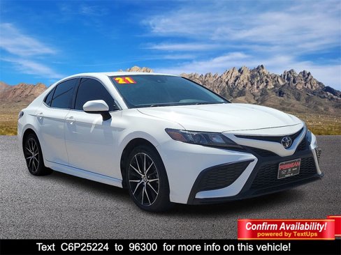 Used 2021 Toyota Camry SE image 1