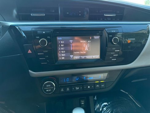 Used 2016 Toyota Corolla LE image 7