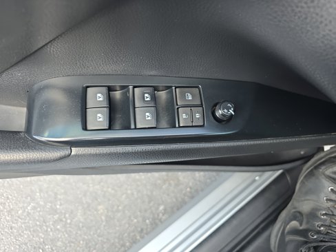 Used 2019 Toyota Camry LE image 27