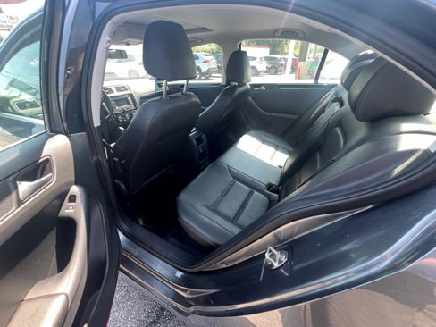 Used 2015 Volkswagen Jetta TDI SEL image 13