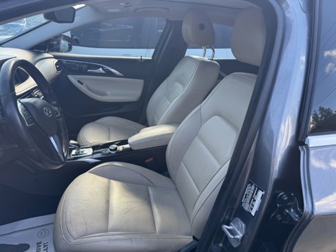Used 2018 INFINITI QX30 Premium w/ Navigation Package image 11