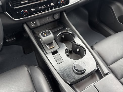 Certified 2022 Nissan Rogue SV w/ SV Premium Package image 16