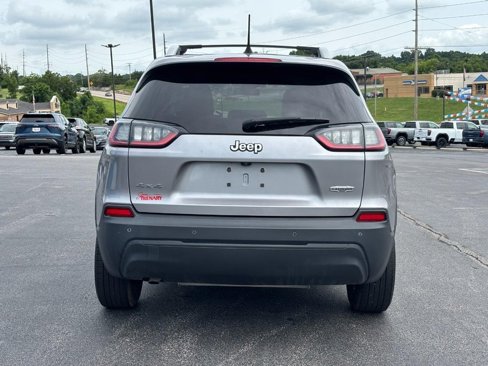 Used 2019 Jeep Cherokee Latitude Plus w/ Cold Weather Group image 5
