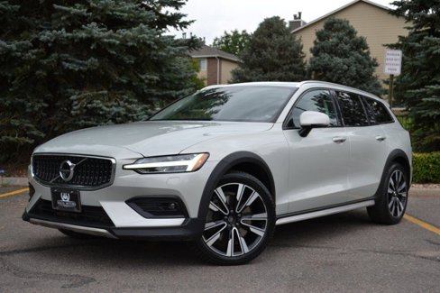 Used 2020 Volvo V60 T5 Cross Country w/ Protection Package Premier image 2