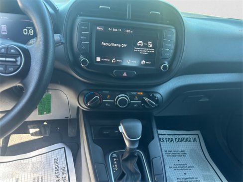 Used 2023 Kia Soul LX image 11