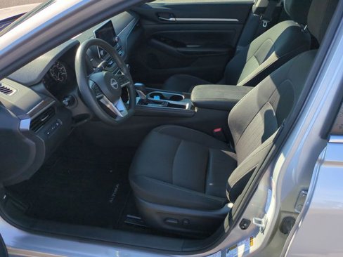 Used 2023 Nissan Altima 2.5 SV image 14