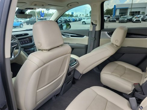 Used 2021 Cadillac XT6 Premium Luxury image 11