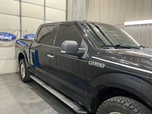 Used 2017 Ford F150 XLT w/ Equipment Group 302A Luxury image 4